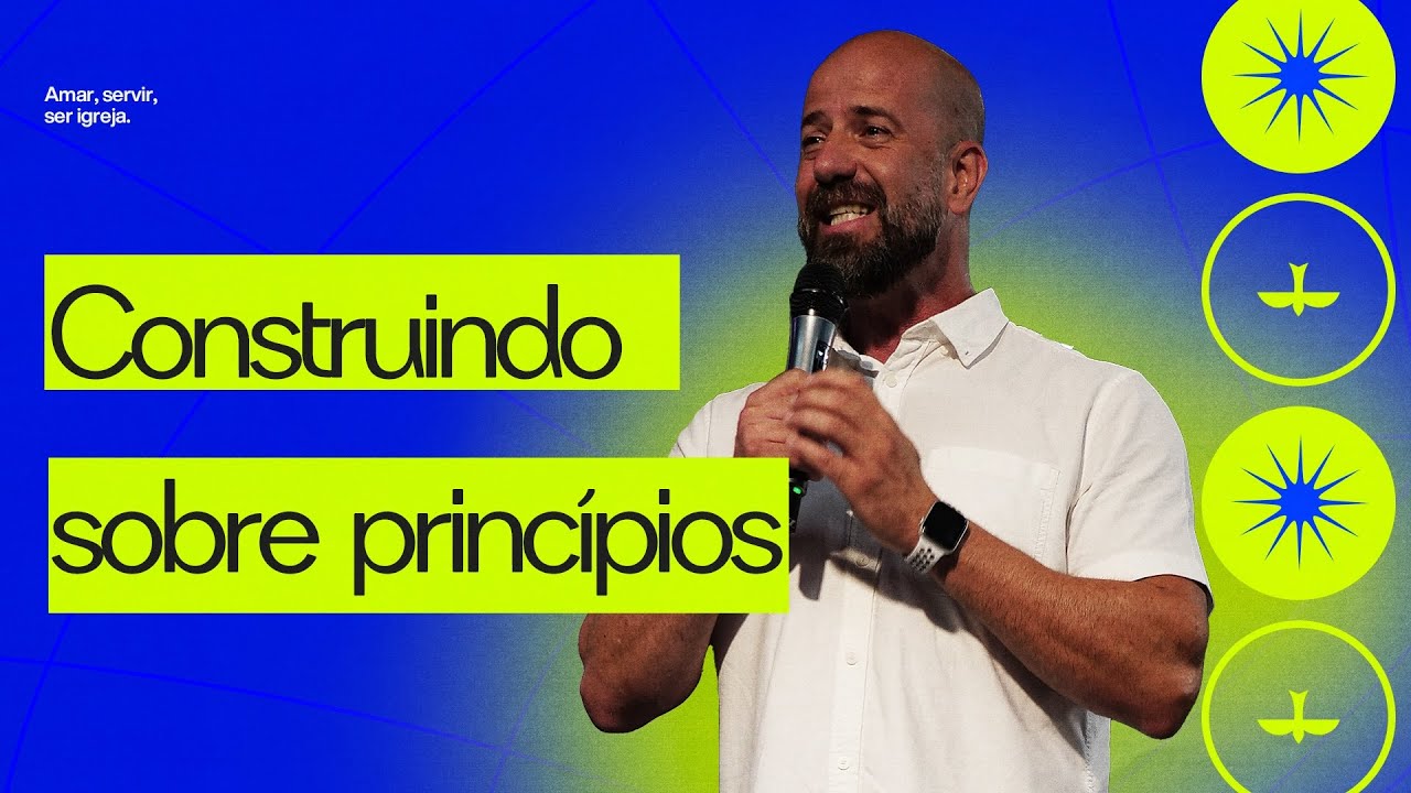 Pastor Rodrigo ministrando a mensagem Construindo sobre princípios